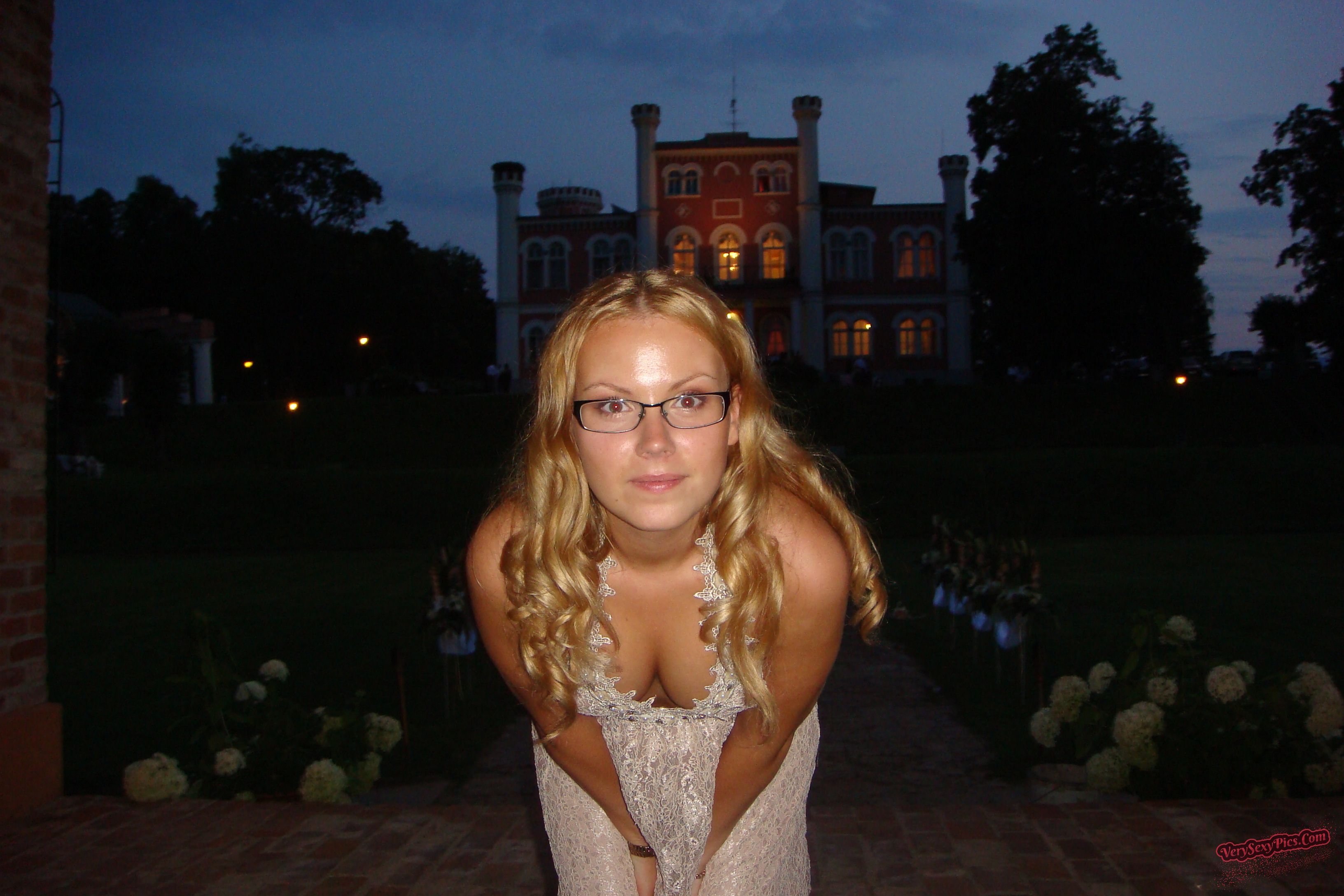 Boob Revolution! Stop Hiding Us! - Downblouse Collection