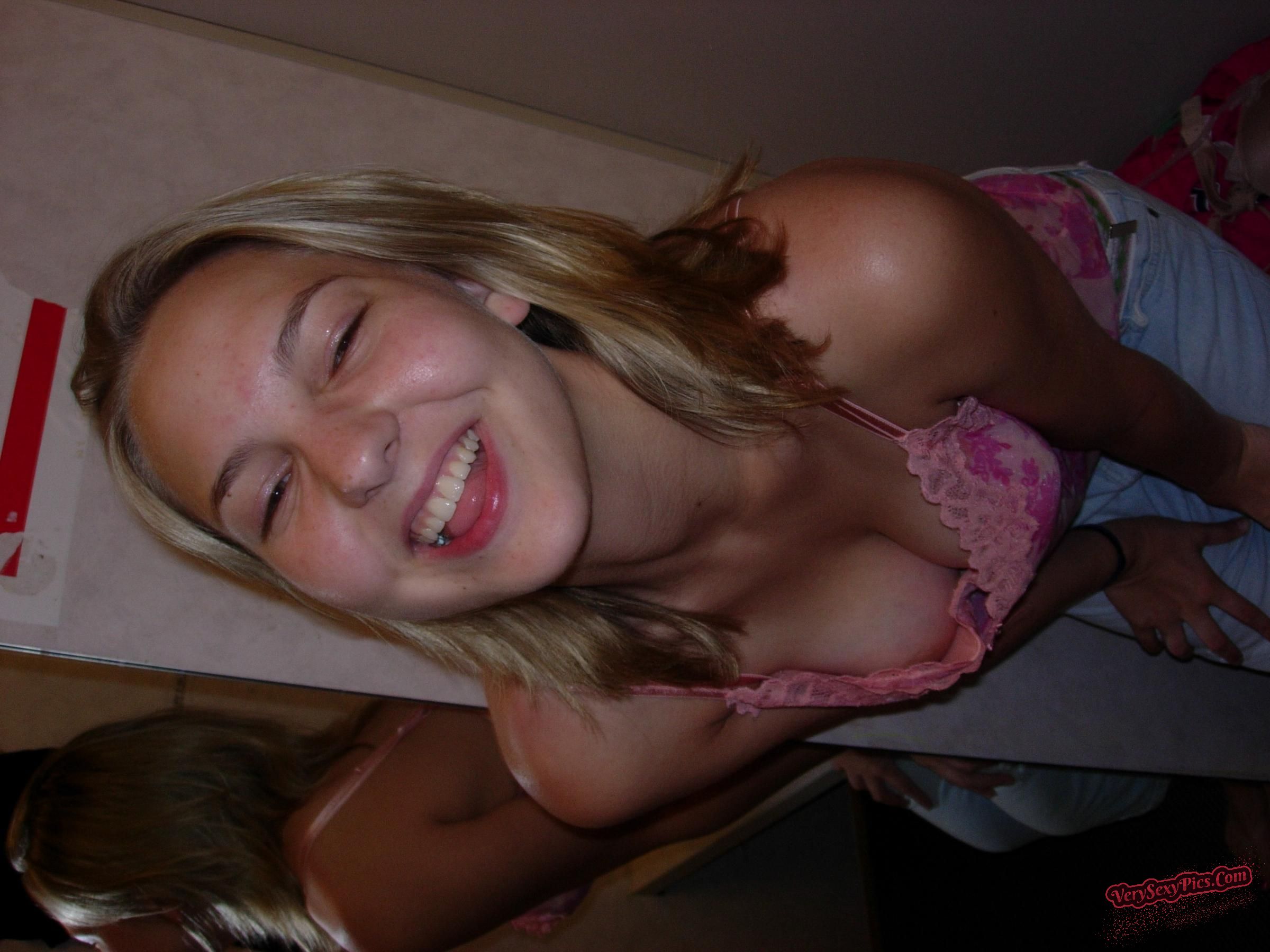 Boob Revolution! Stop Hiding Us! - Downblouse Collection