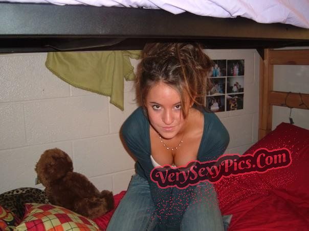 Boob Revolution! Stop Hiding Us! - Downblouse Collection