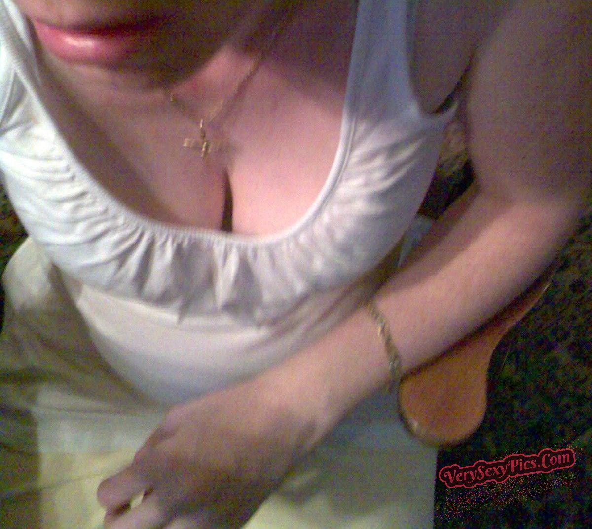 Boob Revolution! Stop Hiding Us! - Downblouse Collection