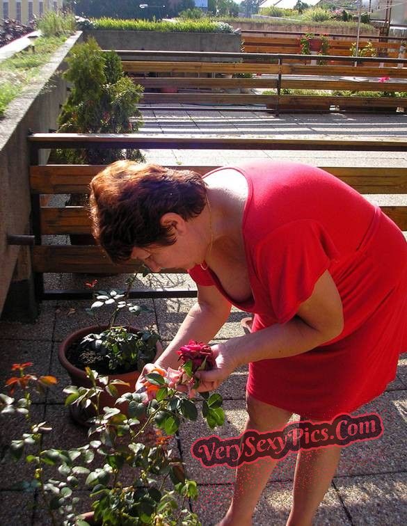 Boob Revolution! Stop Hiding Us! - Downblouse Collection