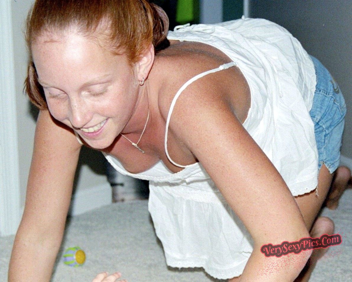 Boob Revolution! Stop Hiding Us! - Downblouse Collection