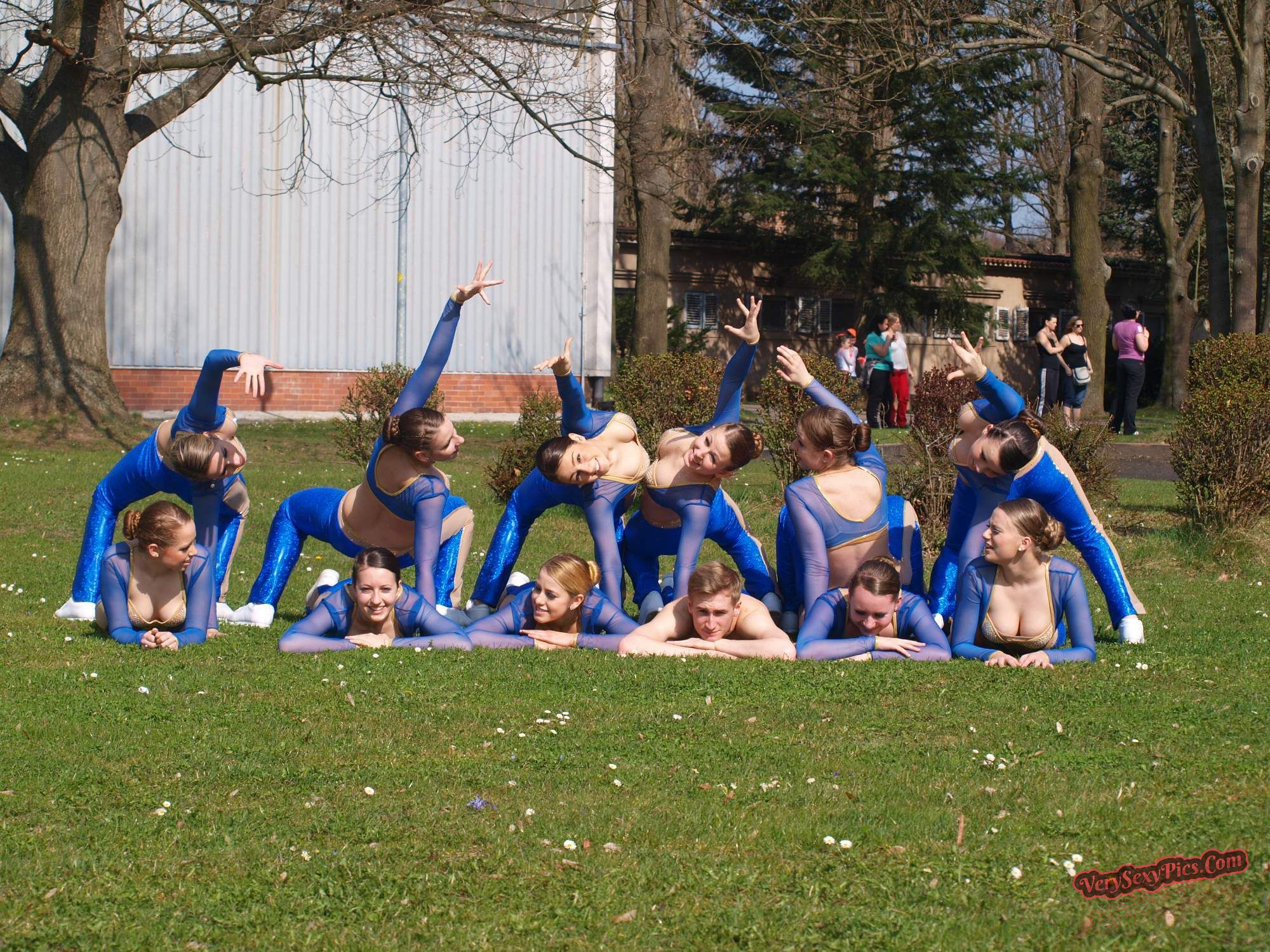 Boob Revolution! Stop Hiding Us! - Downblouse Collection