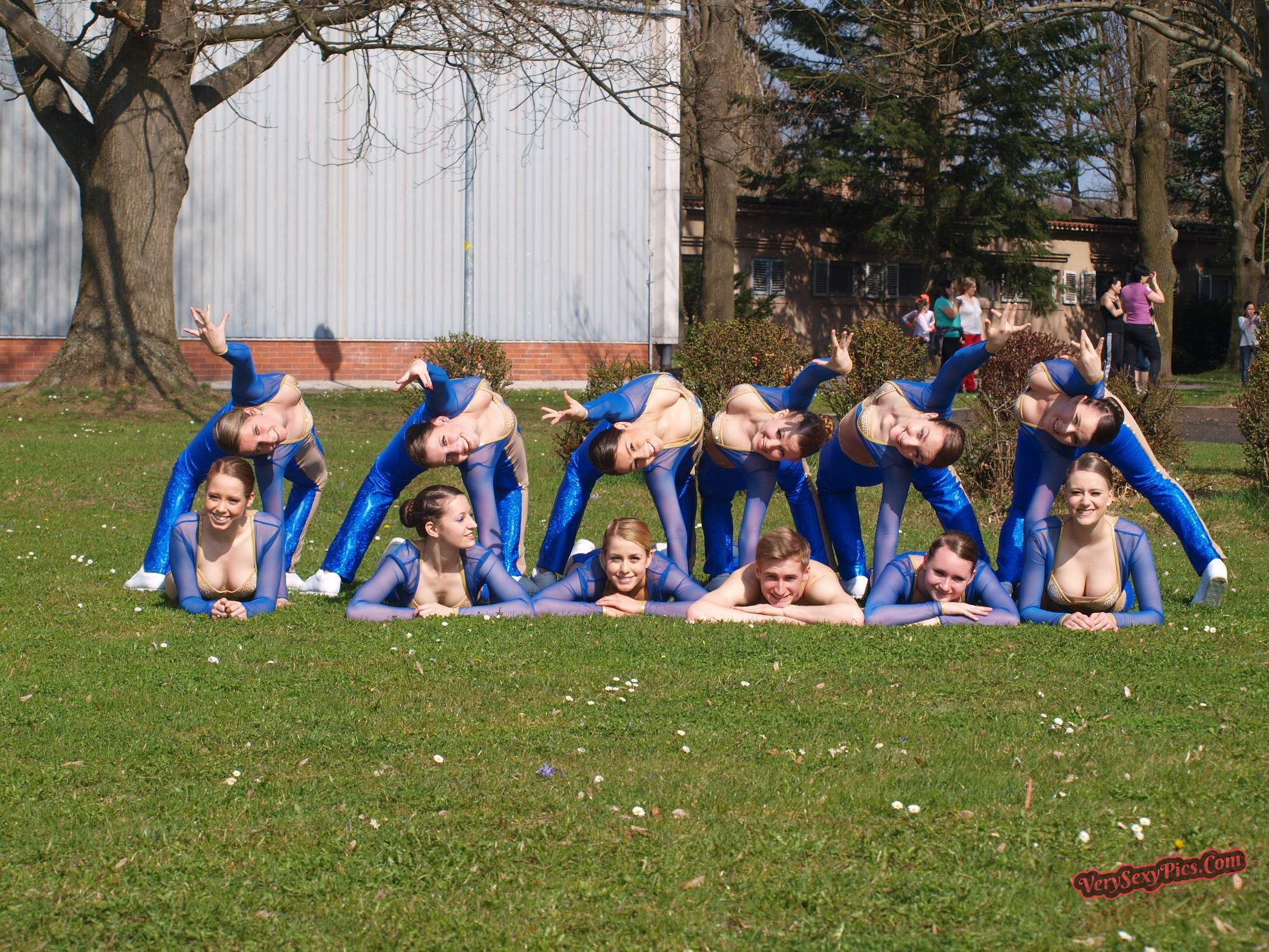 Boob Revolution! Stop Hiding Us! - Downblouse Collection