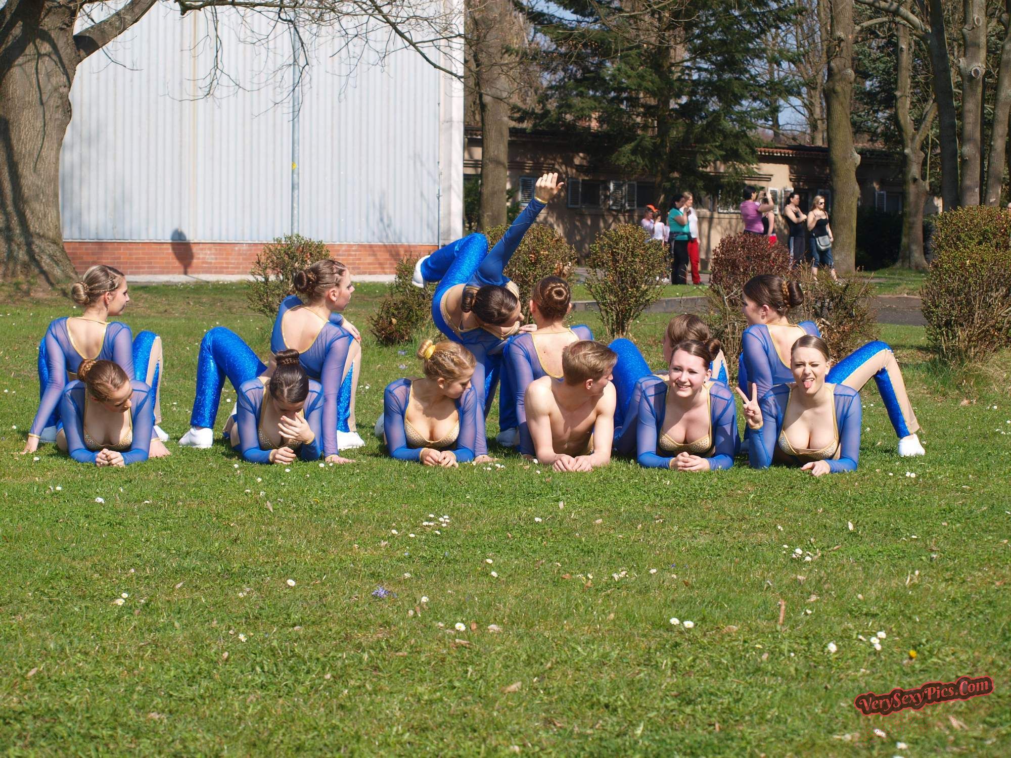 Boob Revolution! Stop Hiding Us! - Downblouse Collection