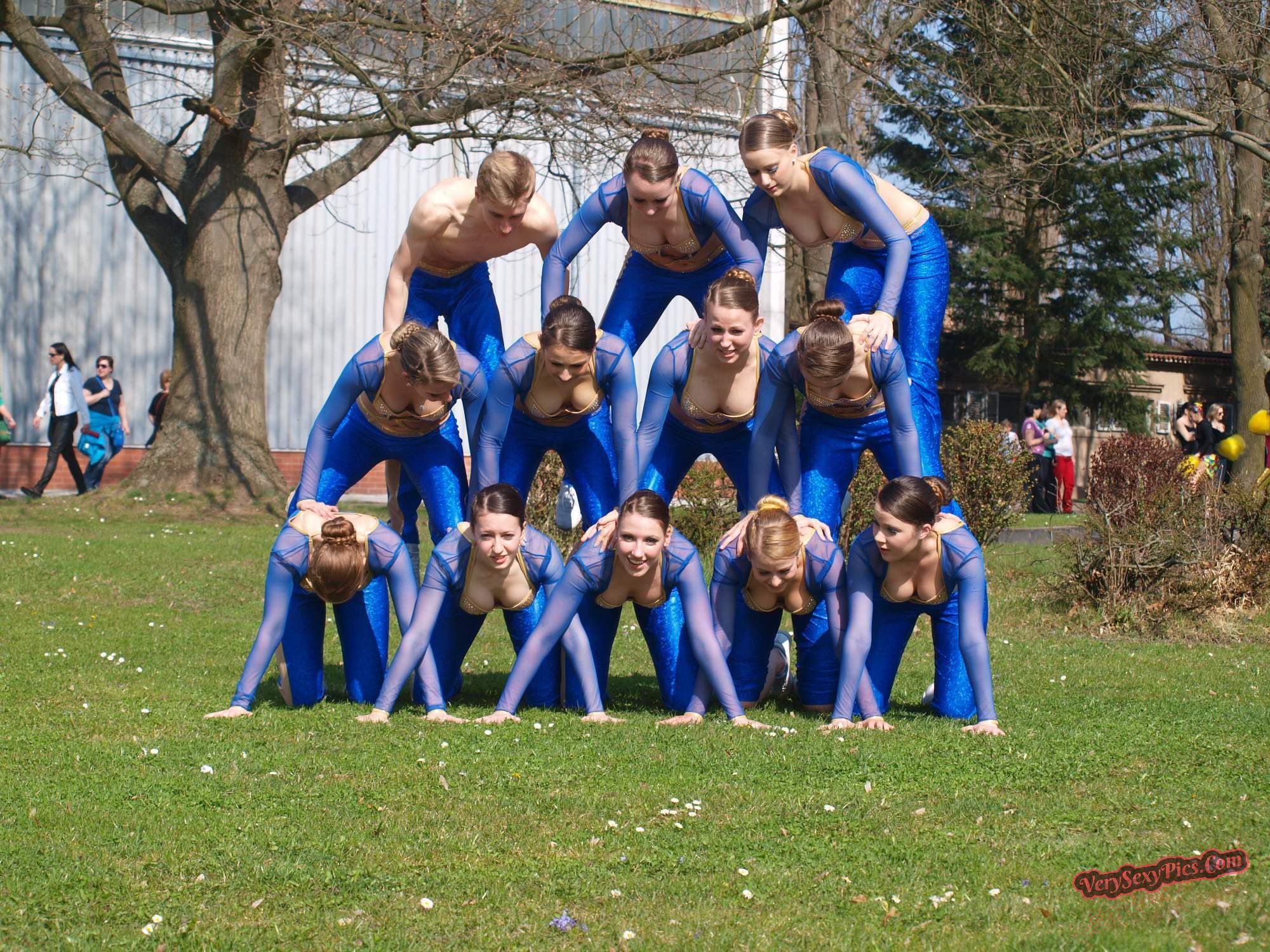 Boob Revolution! Stop Hiding Us! - Downblouse Collection