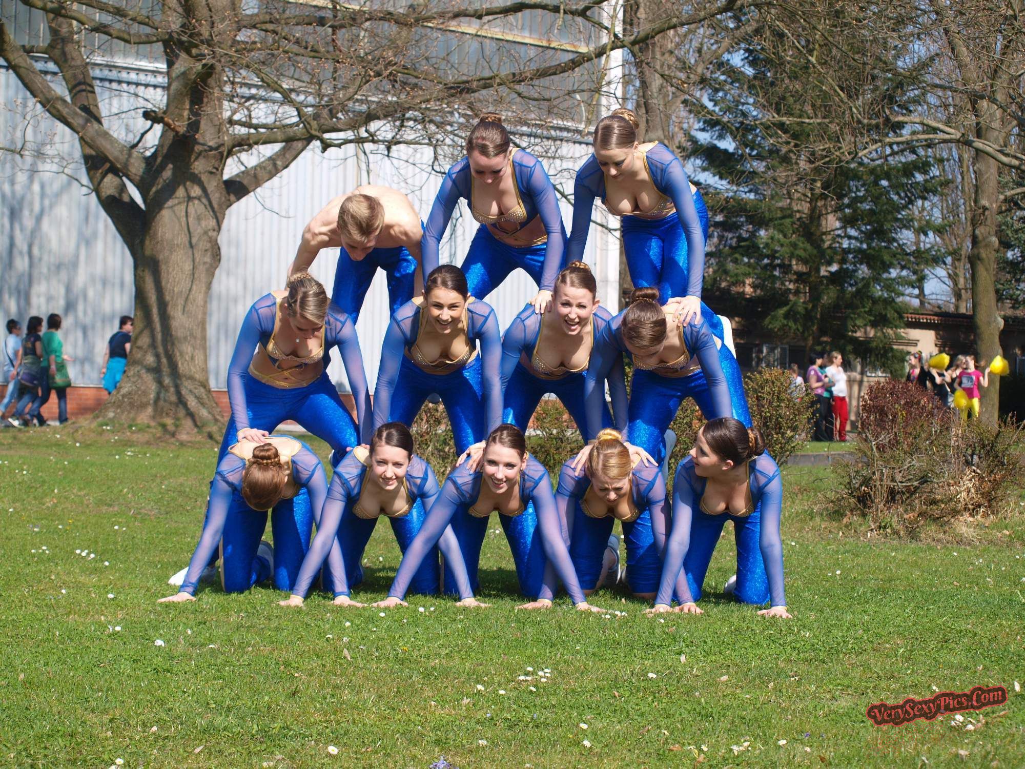 Boob Revolution! Stop Hiding Us! - Downblouse Collection