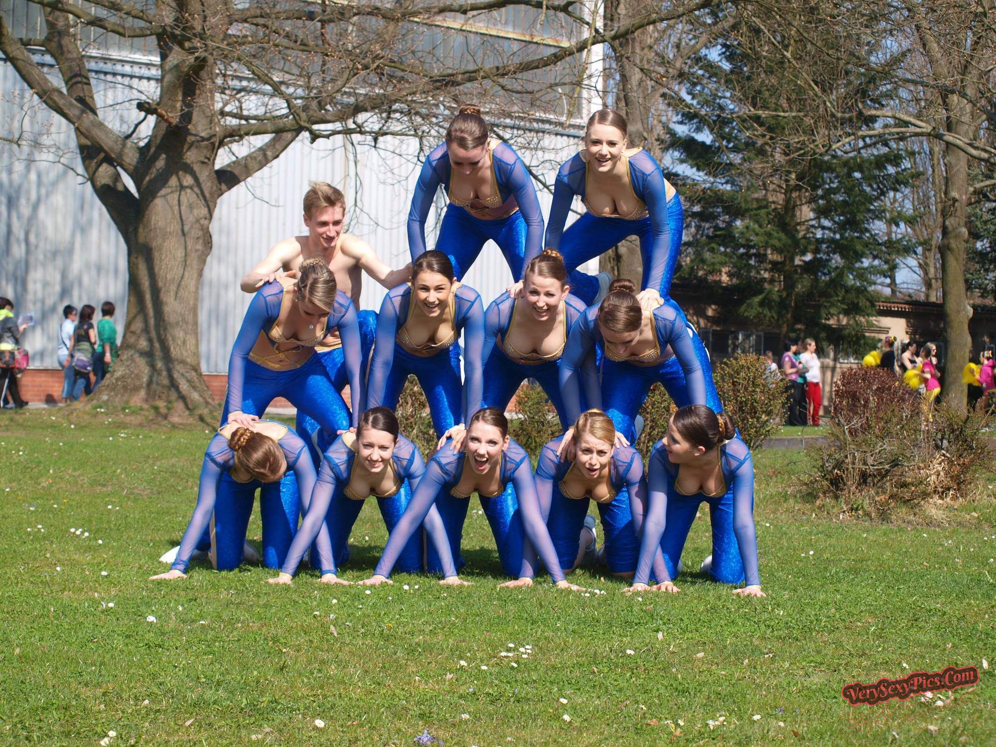 Boob Revolution! Stop Hiding Us! - Downblouse Collection