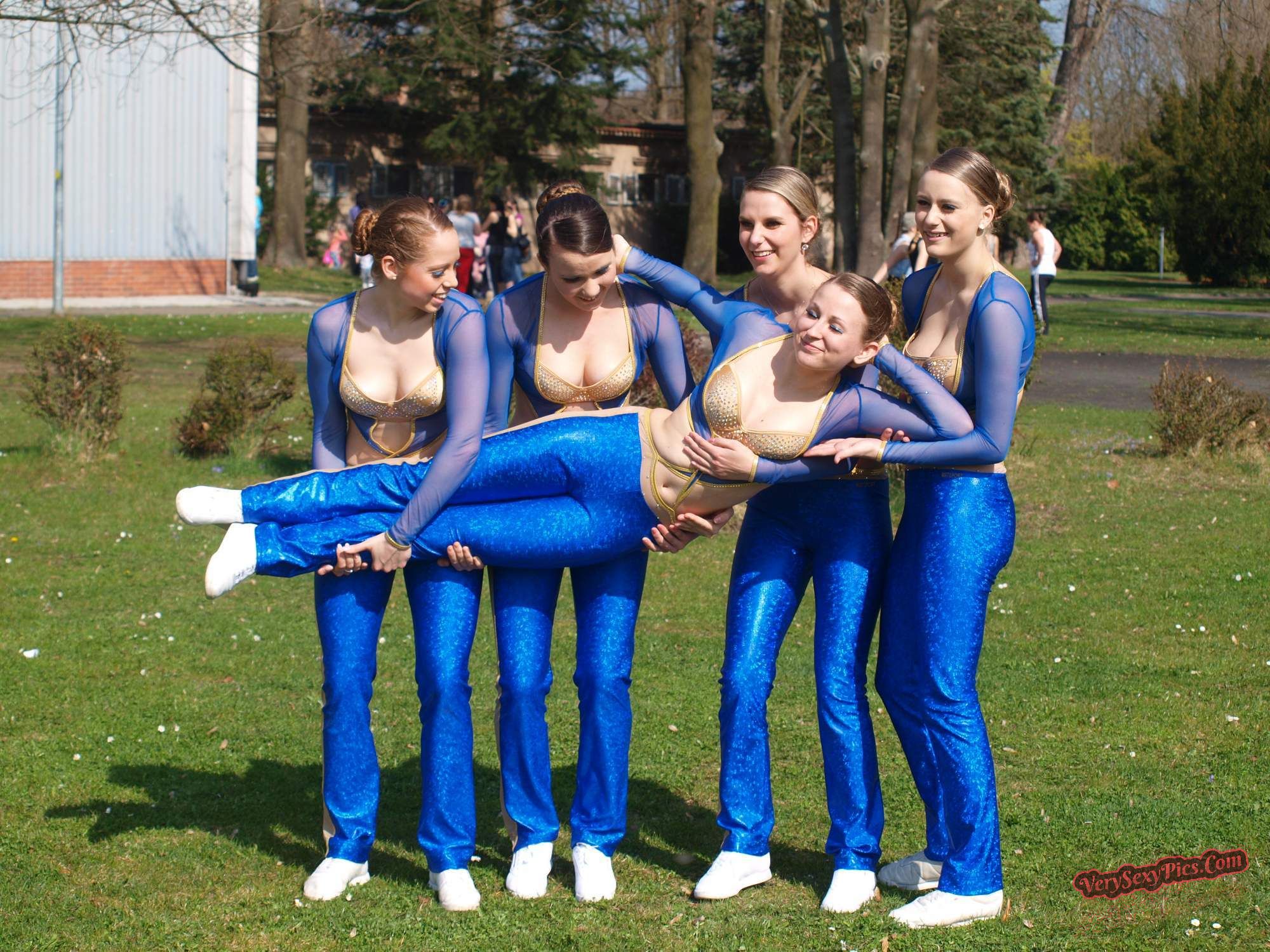 Boob Revolution! Stop Hiding Us! - Downblouse Collection