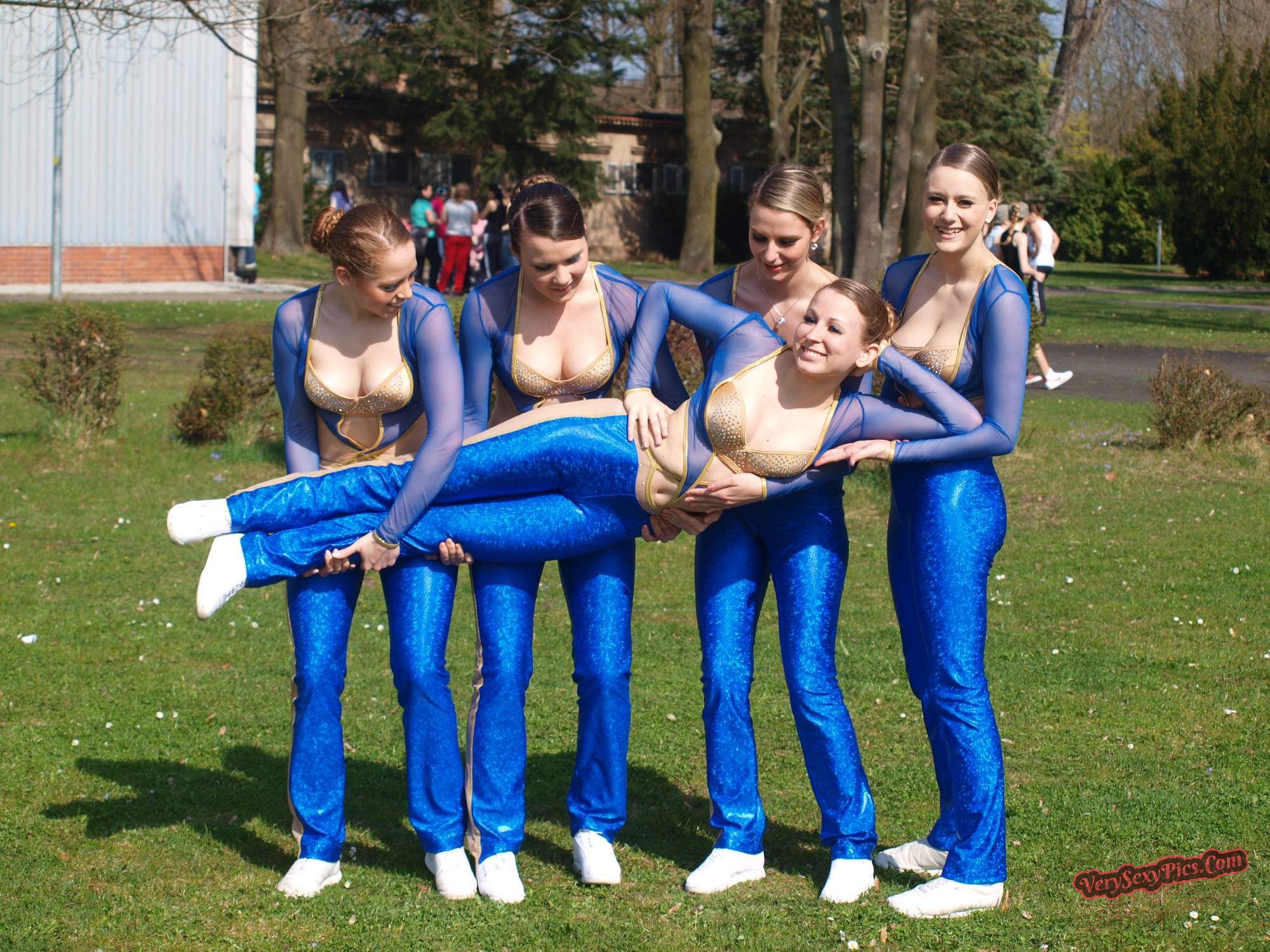 Boob Revolution! Stop Hiding Us! - Downblouse Collection