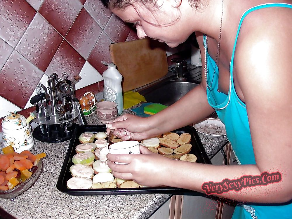 Boob Revolution! Stop Hiding Us! - Downblouse Collection