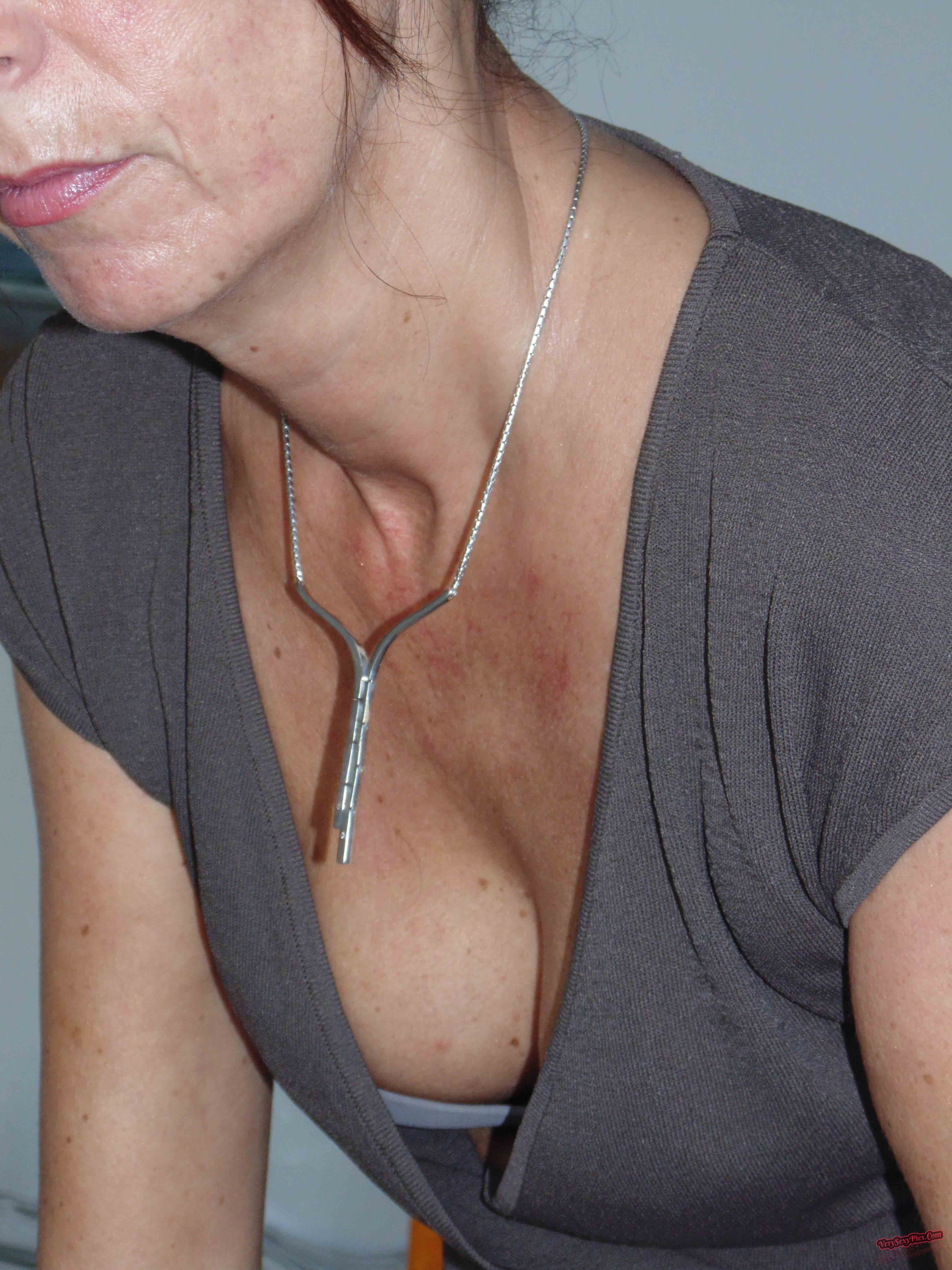 Boob Revolution! Stop Hiding Us! - Downblouse Collection