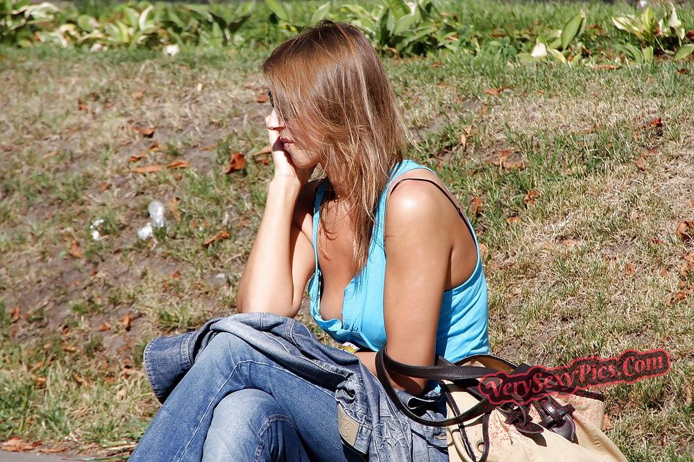 Boob Revolution! Stop Hiding Us! - Downblouse Collection