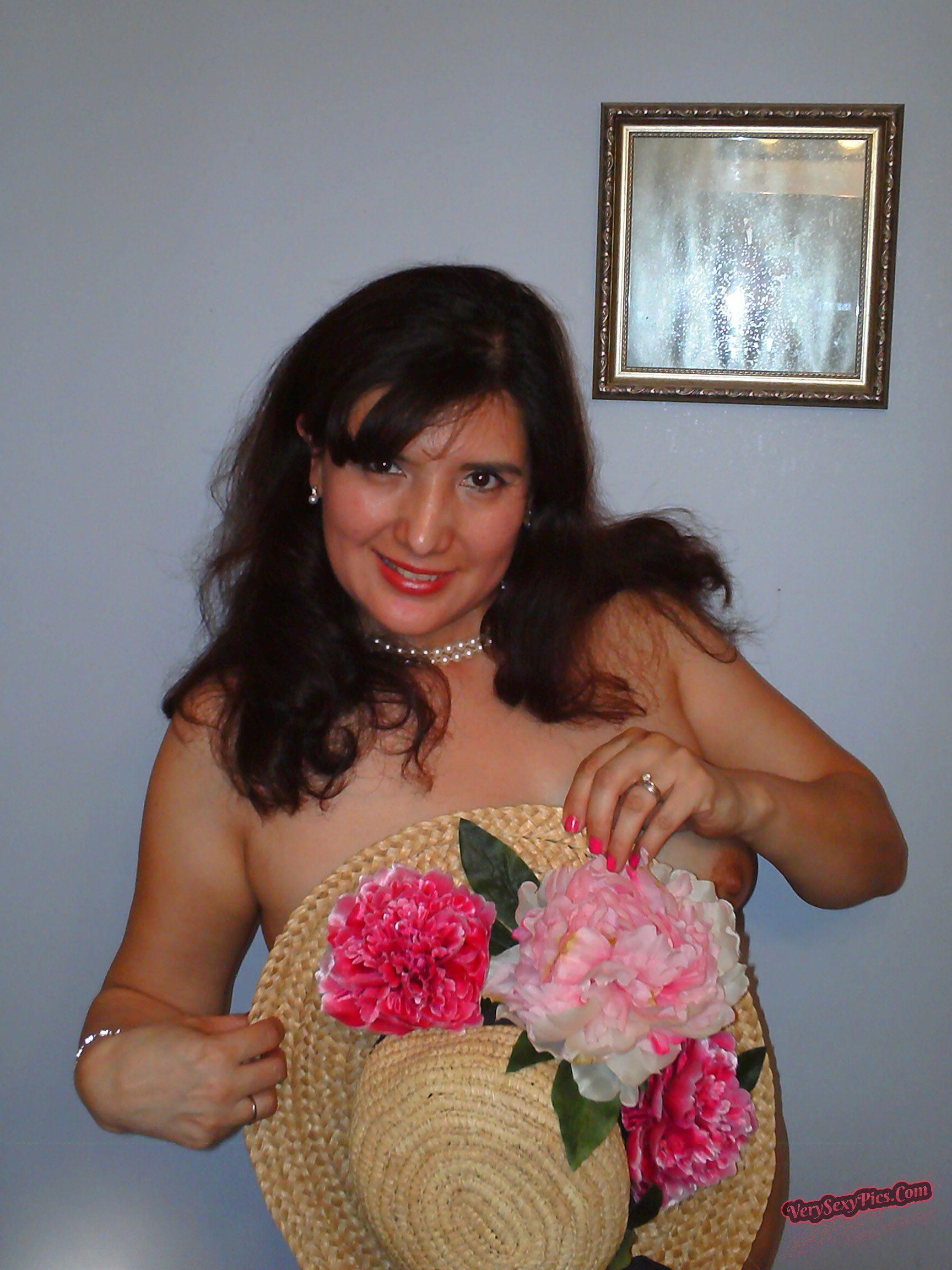 Boob Revolution! Stop Hiding Us! - Downblouse Collection