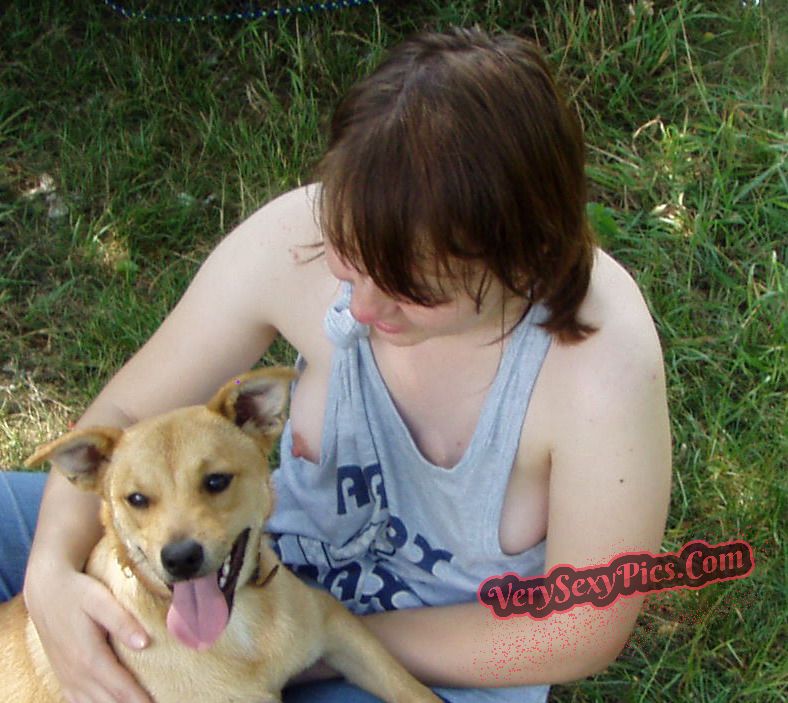 Boob Revolution! Stop Hiding Us! - Downblouse Collection