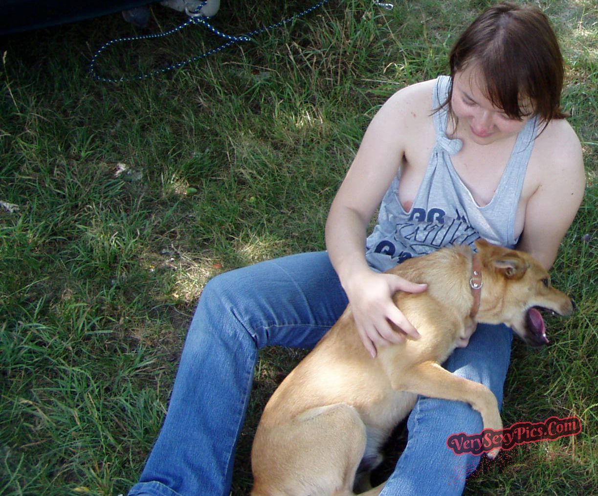 Boob Revolution! Stop Hiding Us! - Downblouse Collection