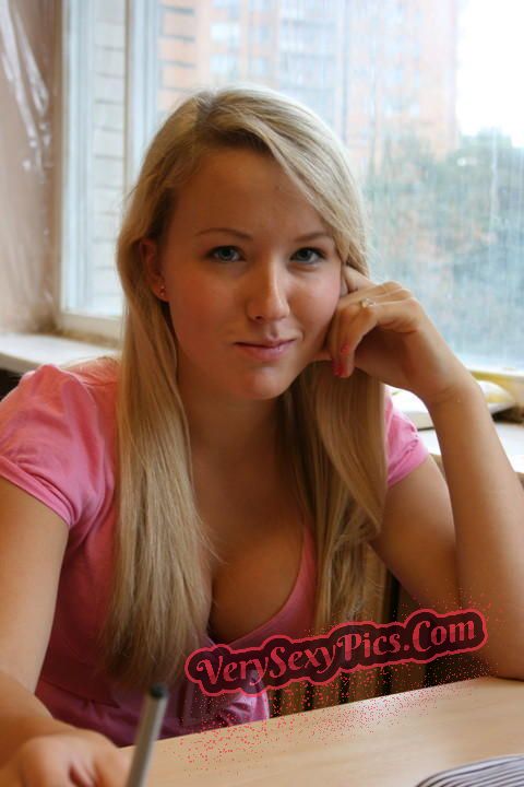 Boob Revolution! Stop Hiding Us! - Downblouse Collection