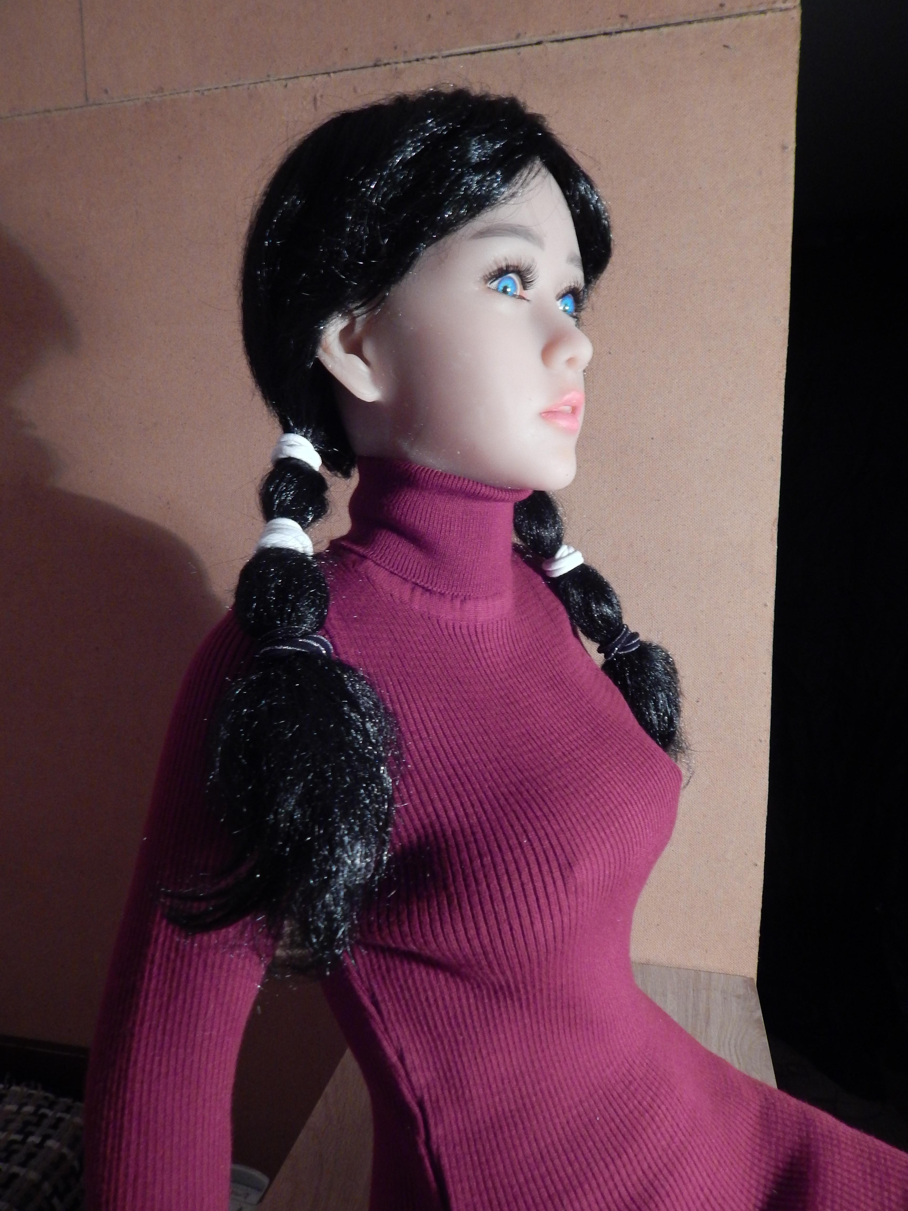 Family friend Ninel made a visit to us.