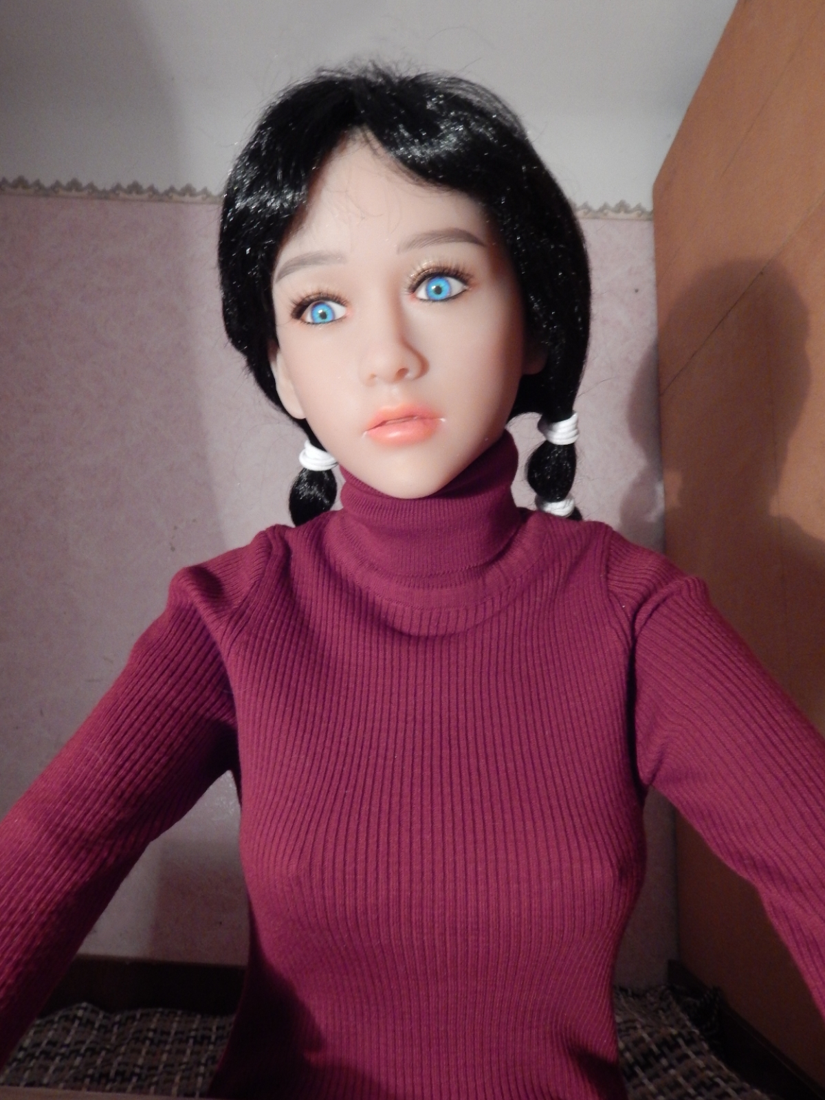 Family friend Ninel made a visit to us.