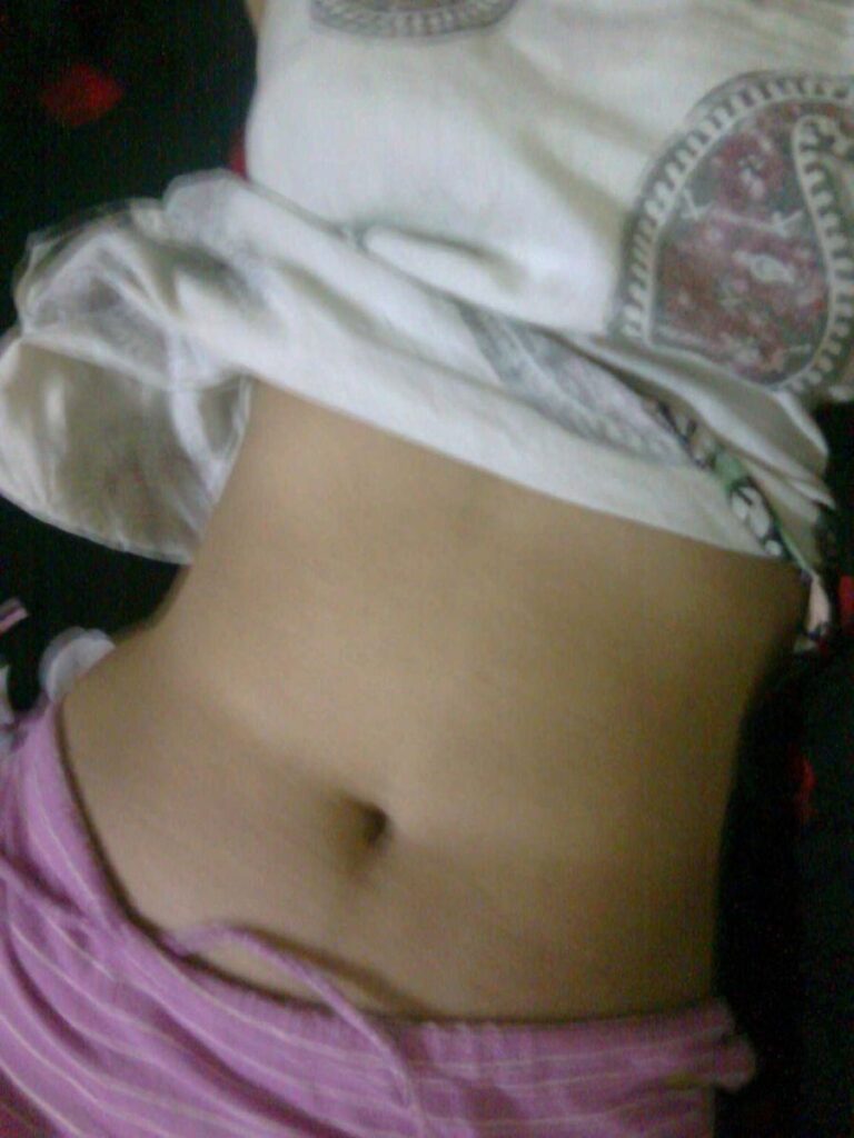 My aunty showing nude