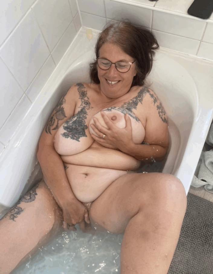 Saggy UK Slut Louise Jarvis