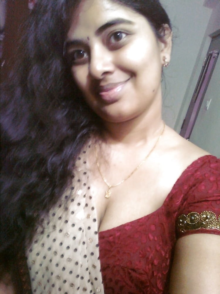 Beautiful supriya aunty