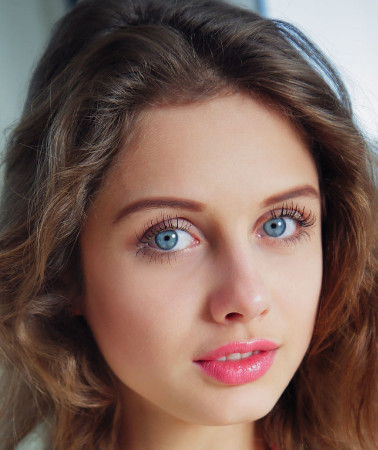 Clarice A opens her vagina 4