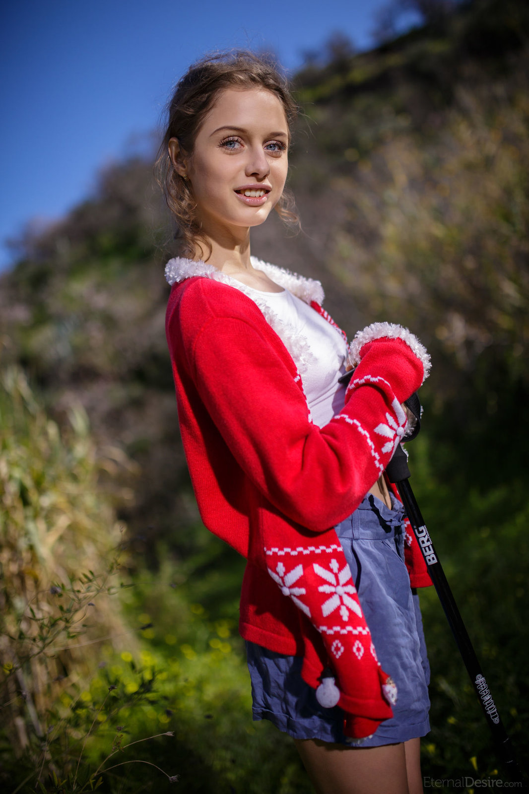 Clarice A opens her vagina 4