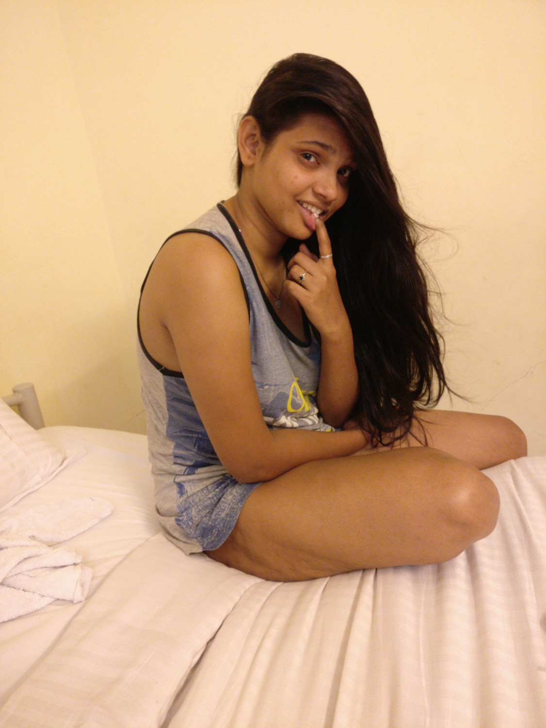 Bank hot girl nude 2