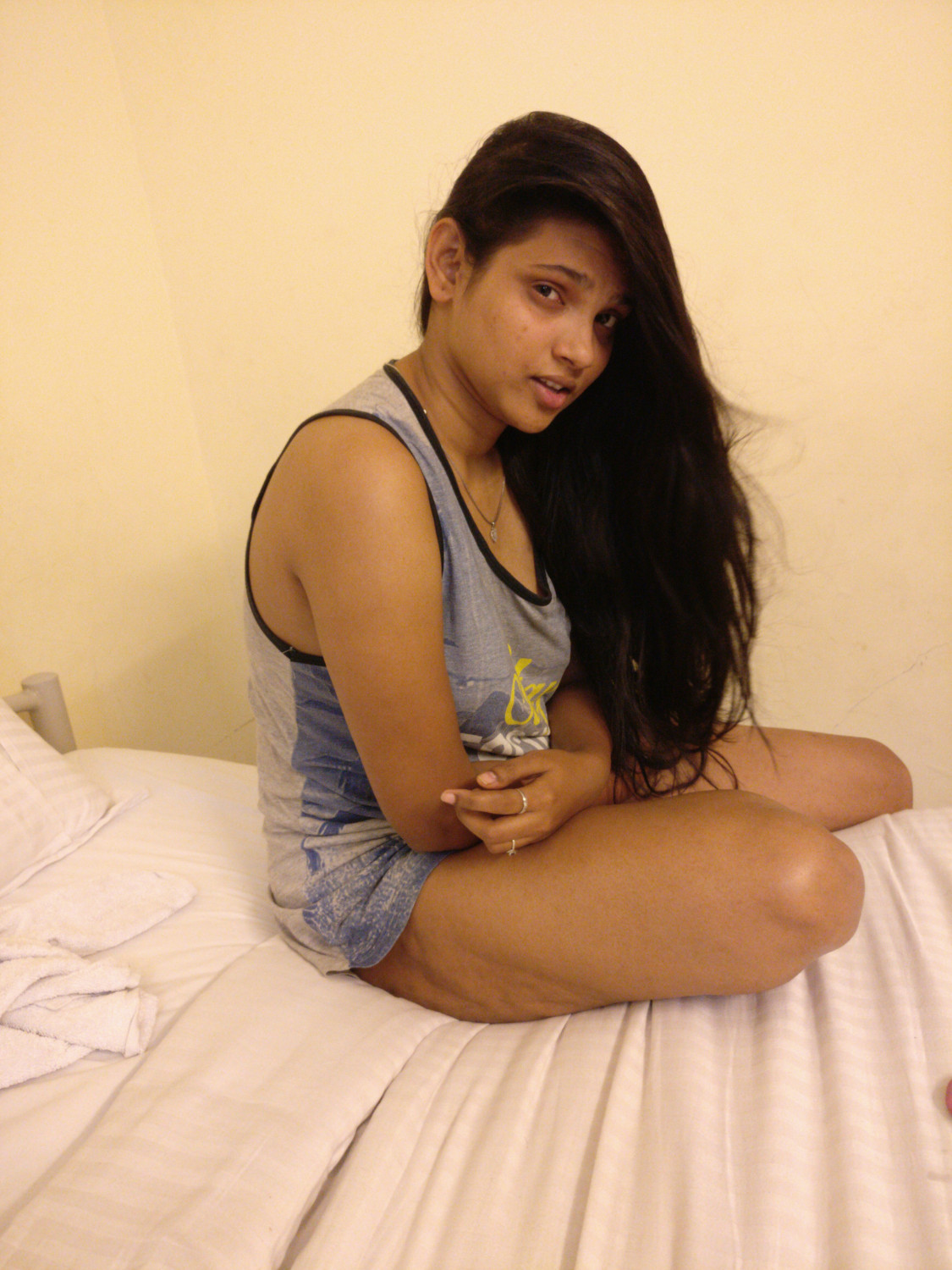 Bank hot girl nude 2