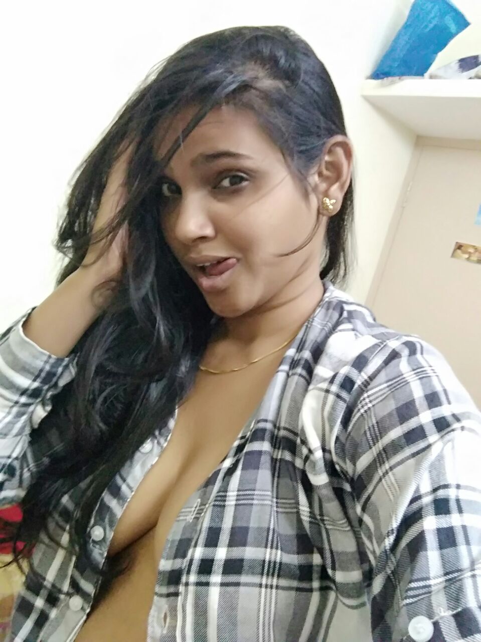 Bank hot girl nude 2