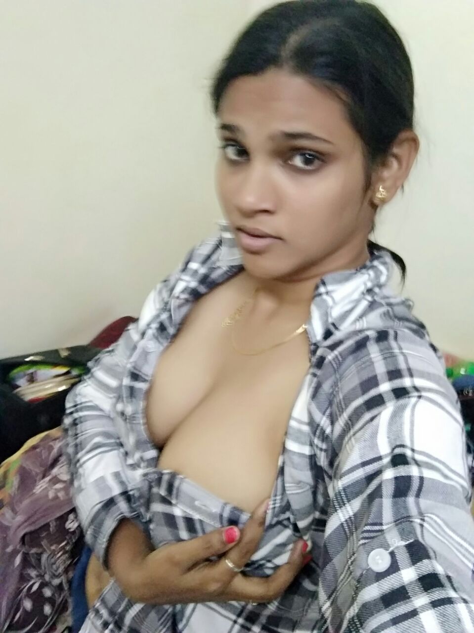 Bank hot girl nude 2