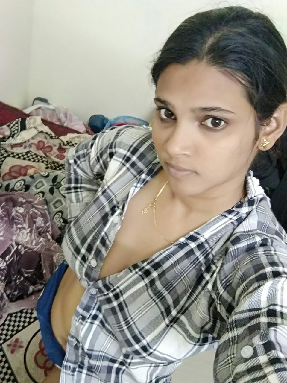 Bank hot girl nude 2