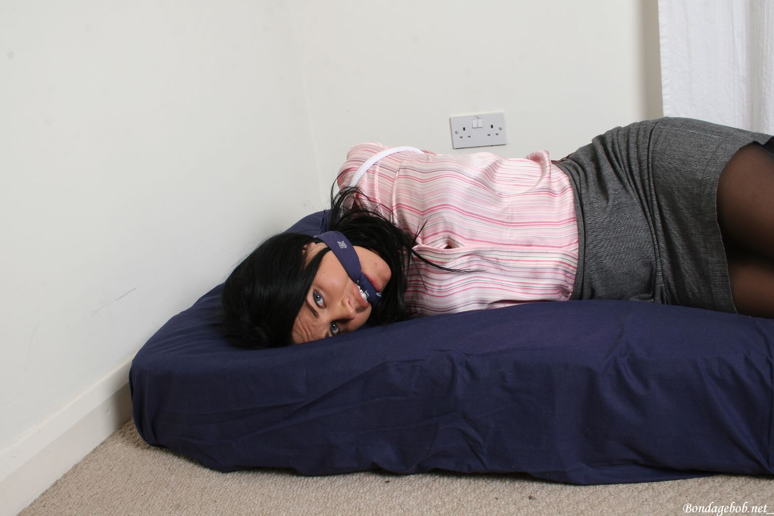 Tied Sexy Beauties 8-2