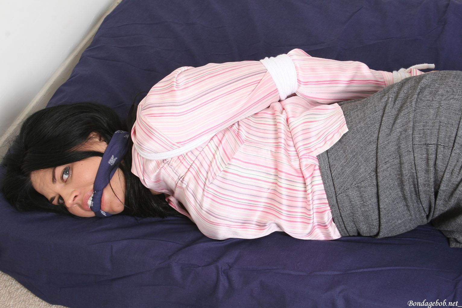 Tied Sexy Beauties 8-2