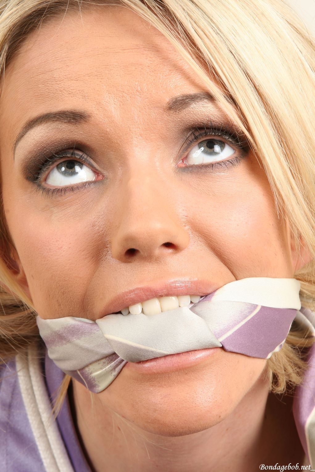 Tied Sexy Beauties 22-2