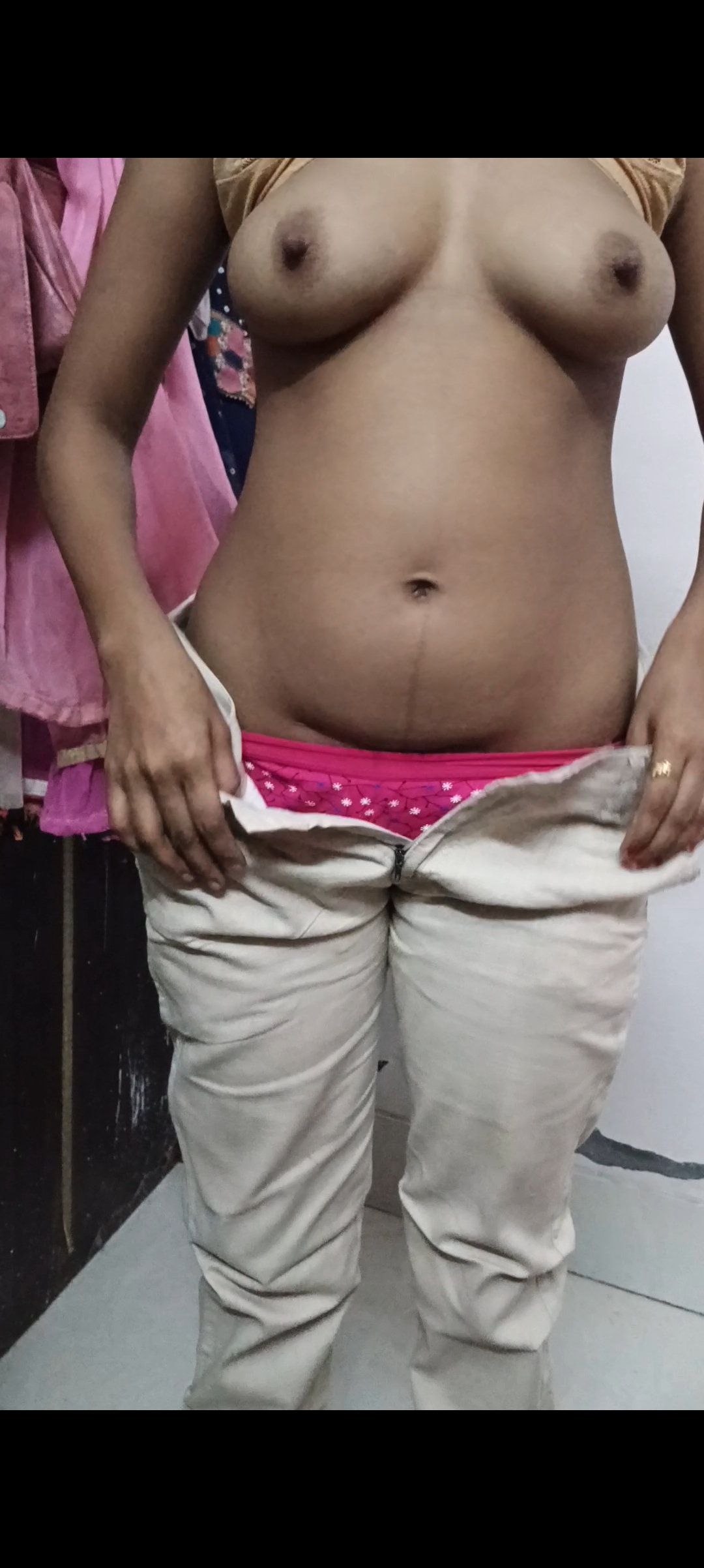 Desi bhabi nude pic