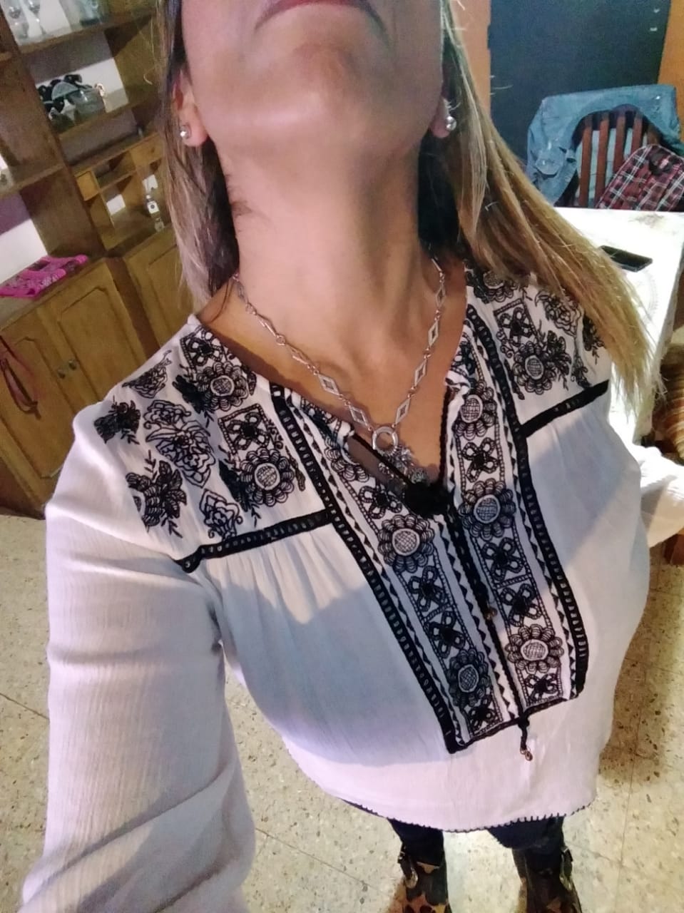 Caro y su cuello para mi.