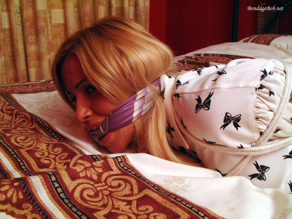 Tied Sexy Beauties 40-1