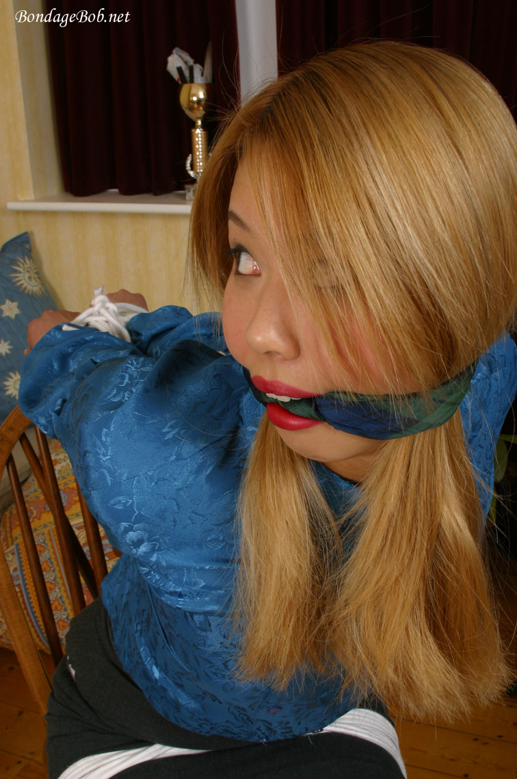 Tied Sexy Beauties 47-2