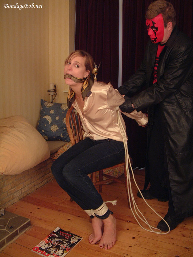 Tied Sexy Beauties 71-1