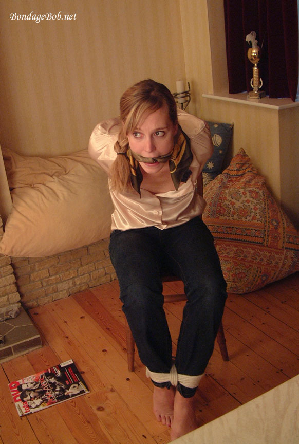 Tied Sexy Beauties 71-2