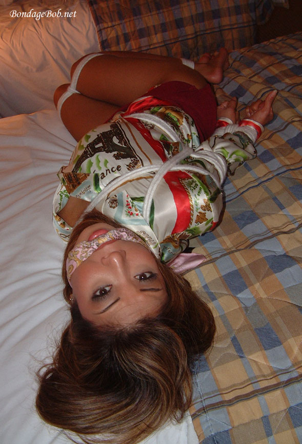 Tied Sexy Beauties 72-2