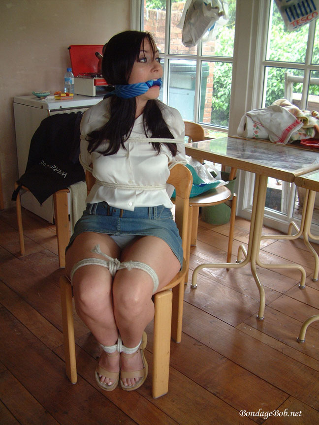 Tied Sexy Beauties 77-2