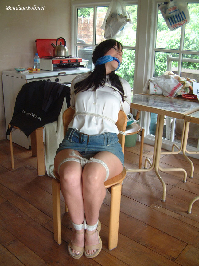 Tied Sexy Beauties 77-3