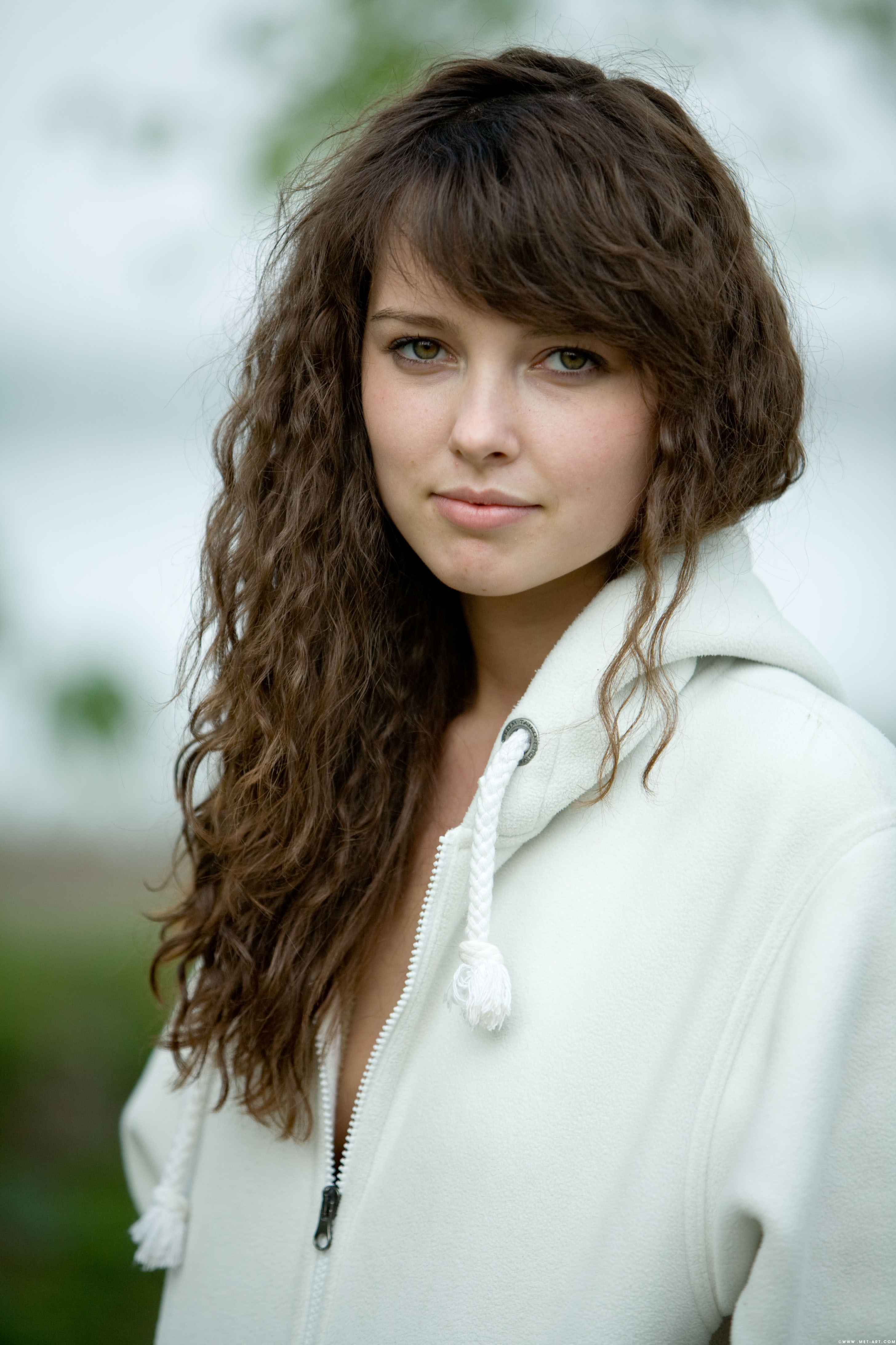 2009-06-25 [Met-Art] Ksucha B - Presenting