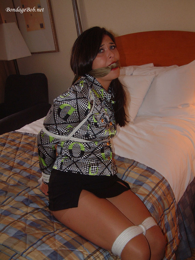 Tied Sexy Beauties 82-1