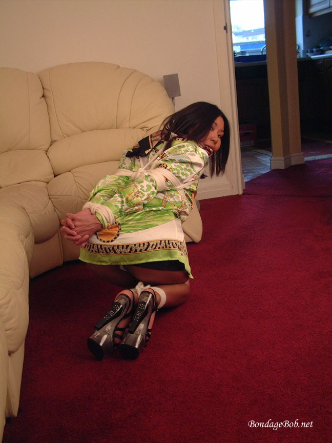 Tied Sexy Beauties 84-2