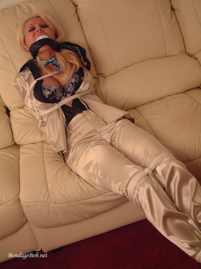 Tied Sexy Beauties 88-2