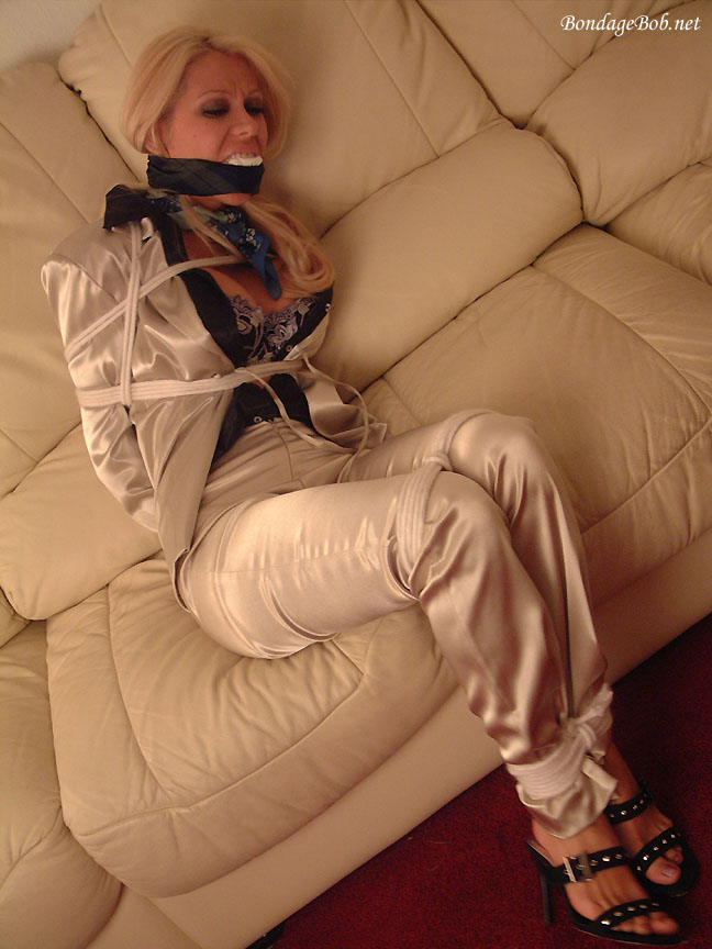 Tied Sexy Beauties 88-2